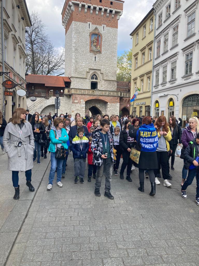 Grybów: Mamy i dzieci z Ukrainy mogły zwiedzić Wieliczkę i Kraków