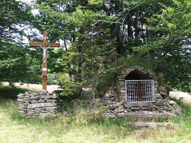 Krzyż w miejscu śmierci Adama Kondelewicza, ps "Błysk"