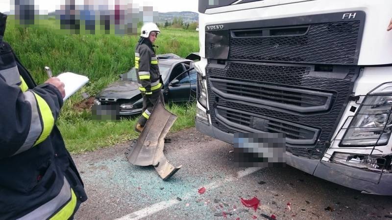 Bilsko, zderzenie samochodu ciężarowego i osobowego