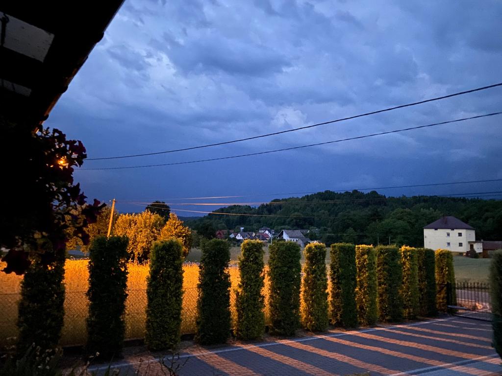 Chmury burzowe nad gminą Podegrodzie, fot. Czytelniczka PS