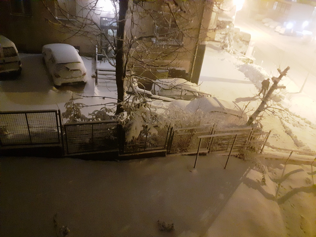Usuńcie auta z tych ulic w Krynicy-Zdroju. Służby będą wywozić nadmiar śniegu