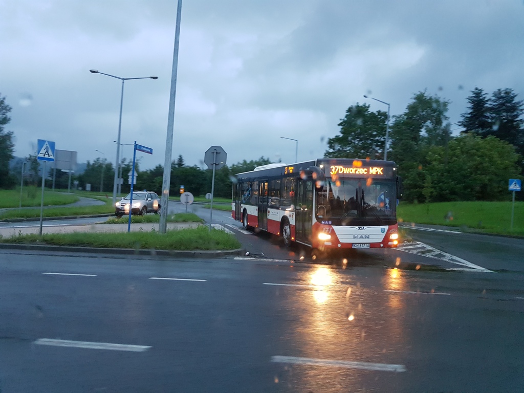 MPK uruchomiło transport awaryjny w Kamionce Wielkiej. Są wyłączone przystanki