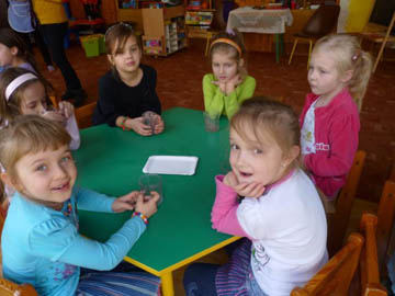 W gminie działają dwa przedszkola: w Maciejowej i Nowej Wsi