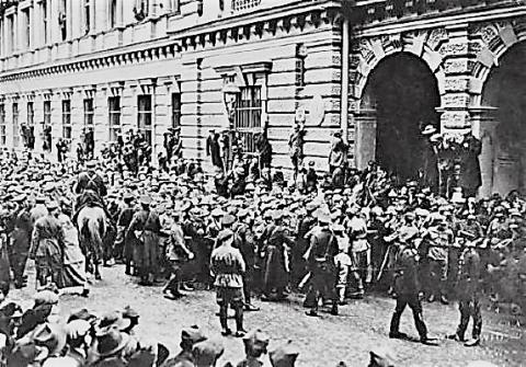 Lała się krew robotników i żołnierzy: 1 pułk podhalańczyków na ulicach Krakowa