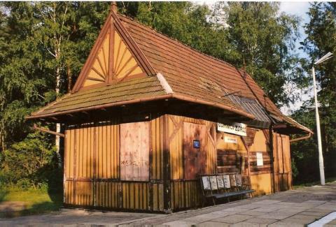 PKP zrekonstruuje drewniany dworzec w Łomnicy-Zdrój!