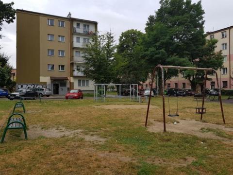 Mieszkańcy walczą o ogrodzony plac zabaw, fot. Iga Michalec