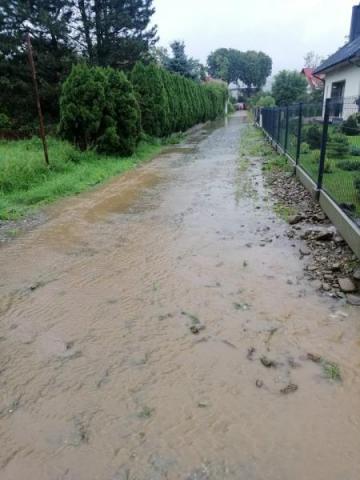 Stary Sącz: woda nadal stoi w piwnicach w Mostkach i w okolicy Węgierskiej
