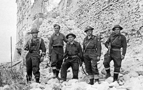 Flagę na Monte Cassino zawieszał …. Poseł Mularczyk dumny z krewnego