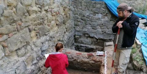 Archeolodzy podzielili się wynikami badań na wzgórzu zamkowym. Będzie kolejna koncepcja odbudowy zamku