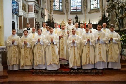 Mamy jedenastu nowych kapłanów. Kilku pochodzi z Sądecczyzny [ZDJĘCIA]