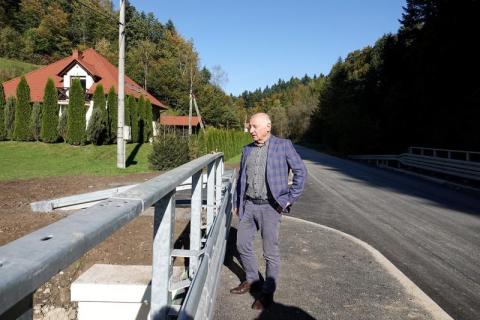 Chełmiec/Paszyn: zamiast uszkodzonego przepustu jest most z prawdziwego zdarzenia 