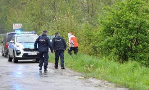 Tragedia w gminie Grybów. Znaleźli w lesie ciało młodego mężczyzny