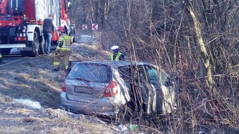 Znów wypadek w Naściszowej. Kobieta była uwięziona w samochodzie [WIDEO]