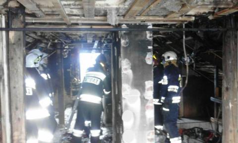 Pożar domu w Piątkowej. Mężczyzna wisiał siedem mertów nad ziemią oczekując na pomoc 
