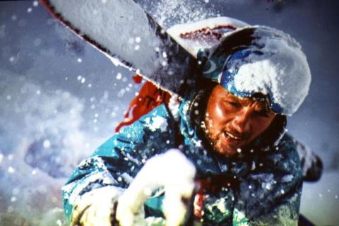 Andrzej Bargiel bez tlenu wyruszył na podbój Mount Everest, z którego zjedzie na nartach