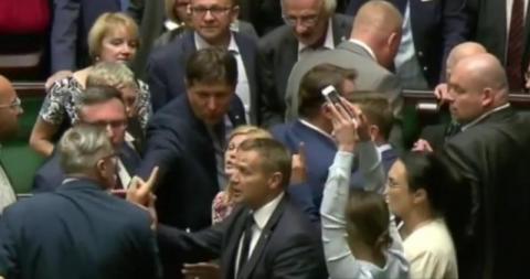 Poseł Józef Leśniak zaatakowany w Sejmie 
