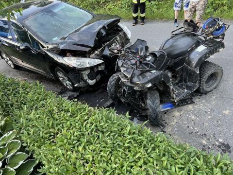 Wypadek w Mszalnicy. 17-latek na quadzie zderzył się z samochodem 