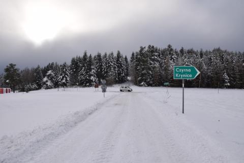 Czyrna: ta malownicza droga zimą - nieprzejezdna. Objazd wyznaczony jest przez Izby!