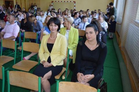 Uczniowie szkoły podstawowej w Koniuszowej witają rok szkolny wypoczęci