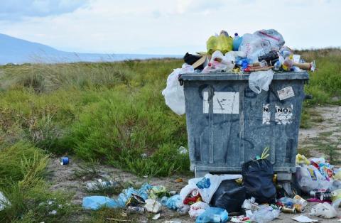 Gospodarka odpadami: rosną koszty systemu i zaległości mieszkańców