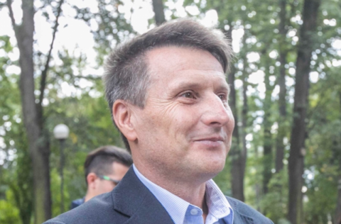 Kim jest Jacek Gwóźdź i dlaczego startuje w wyborach do Sejmu?