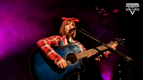 Dominika Stabrawa: jestem szaloną dziewczyna z gitarą!