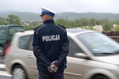 Więcej wypadków, mniej pijanych kierowców… Sądeccy policjanci podsumowali akcję „Znicz”