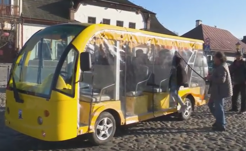 elektryczny bus dla turystów w Starym Sączu