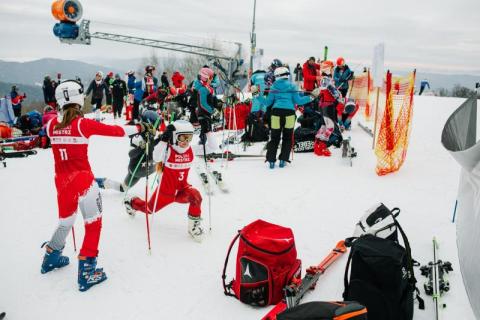 "Narciarnia" znów na podium w slalomie gigancie