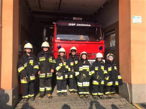 W szeregi OSP Jasienna wstąpili najmłodsi strażacy. Przed nimi wielkie wyzwanie