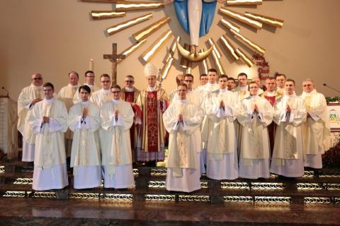 Diecezja tarnowska ma nowych diakonów. Pięciu z nich pochodzi z Sądecczyzny 