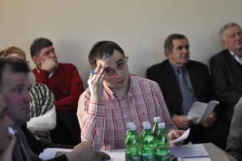 Chełmiec: Radny poucza sekretarza gminy. To jak to naprawdę jest z tymi wynikami w sprawie miasta?