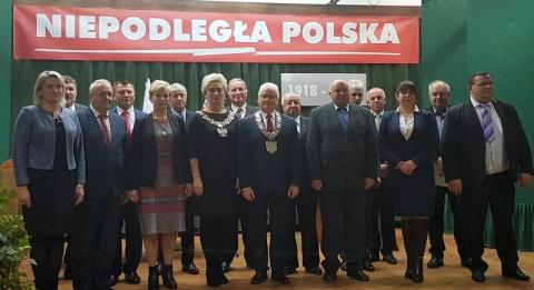 Czchów: Ludzie burmistrza obsadzili całe prezydium rady