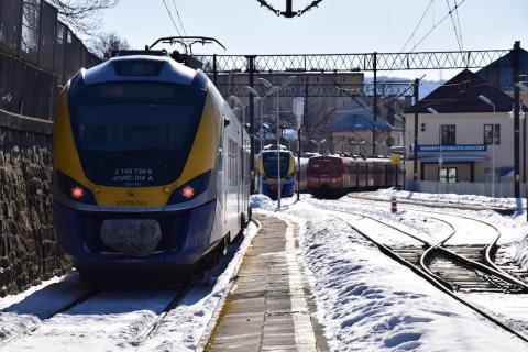 Nowe połączenia, więcej pociągów. Zaczynają się Wielkie zmiany w kolejowym rozkładzie jazdy dla Małopolski