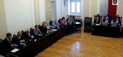 Uchwała w sprawie Jana Pawła II podzieliła radnych. Burzliwa sesja Rady Miasta