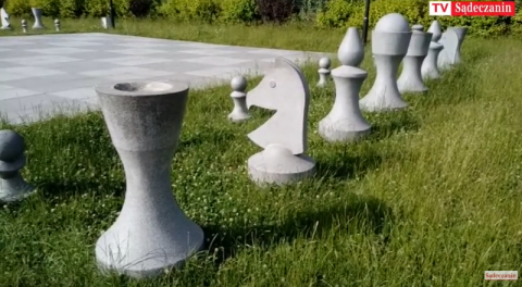 Jak zagrać 300-kilowymi szachami w Piwnicznej? Koncertowo