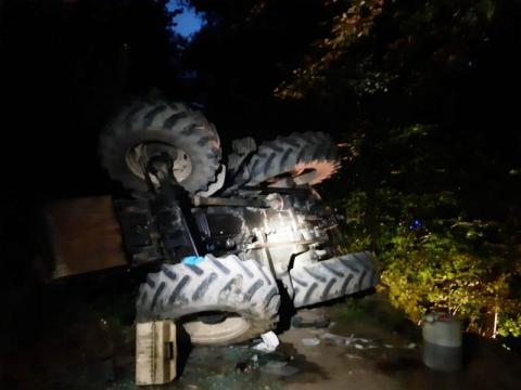 Ciągnik przygniótł traktorzystę w Bilsku. Jego życia nie udało się uratować 