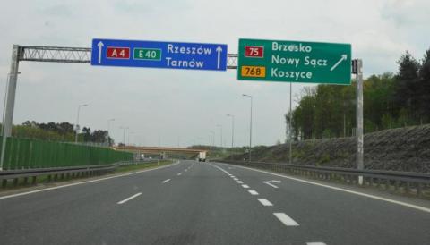 Nowa droga do Brzeska z dwoma tunelami. Kto chce rozbroić to nowe pole minowe 