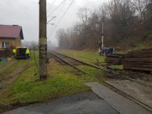 Wymieniają zniszczone podkłady kolejowe na linii Chabówka – Nowy Sącz