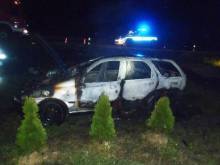 Maszkowice: Spłonął samochód, wcześniej zderzył się z radiowozem