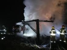 W nocy w Suchej Strudze spłonęła drewniana stodoła. Czy to sprawka podpalacza?