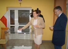 Iwona Mularczyk głosuje w II turze wyborów, Fot. Iga Michalec