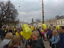 akcja żółte balony pod ratuszem, fot, czytekniczka