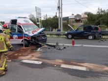 Wypadek w Ropicy koło Gorlic. Pędząca na sygnale karetka zderzyła się z Hondą