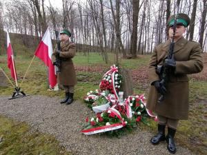 Ta niewyobrażalna zbrodnia do dziś jest niezabliźnioną raną. Dzień Pamięci Ofiar Zbrodni Katyńskiej